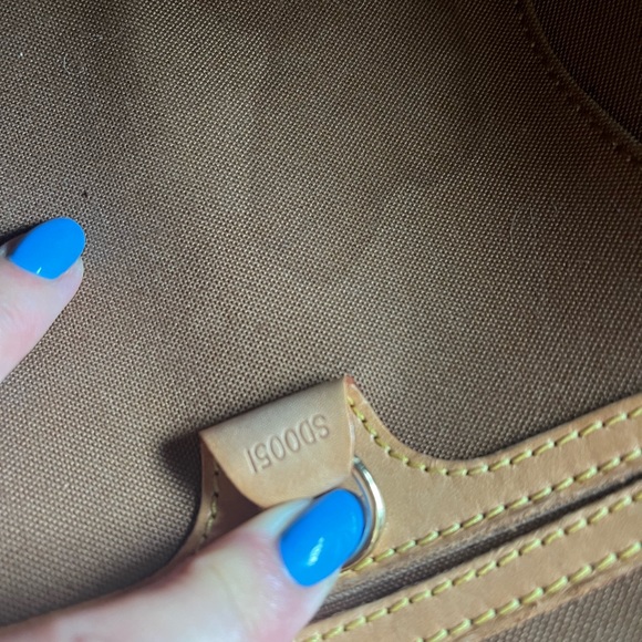 Authentic LV bag - Picture 5 of 10